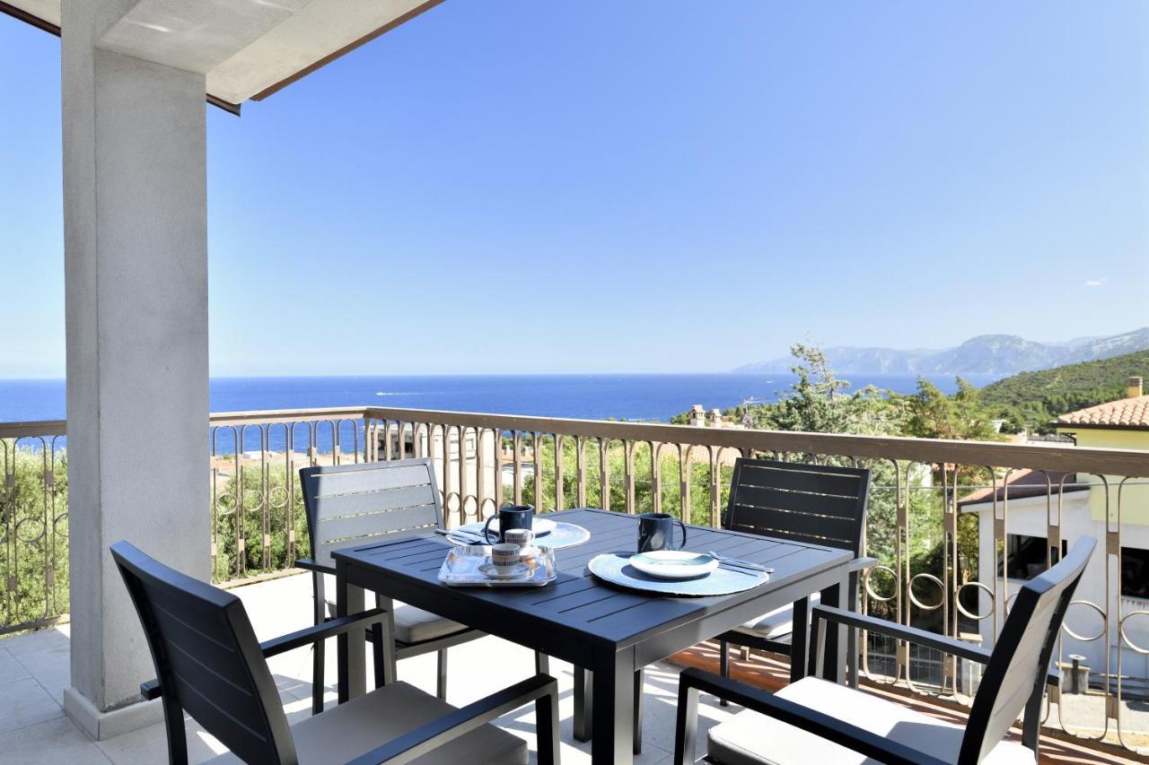 Appartamento Vista Golfo Cala Gonone Bagian luar foto